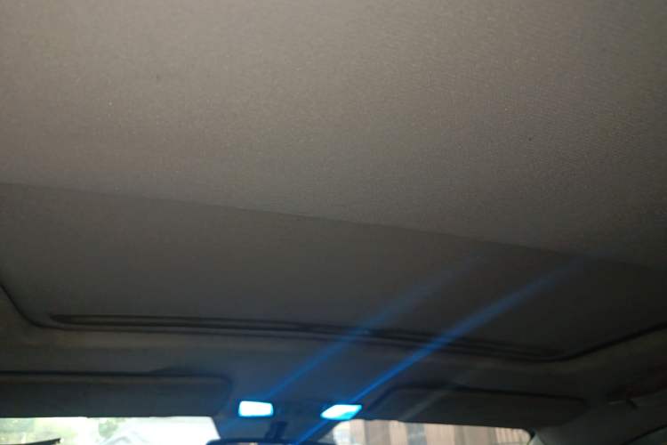 Used Bestune B50 2012 1.6L automatic with sunroof Headliner