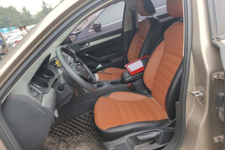 Used Volkswagen Lamando 2017 230TSI DSG Fashion Edition
