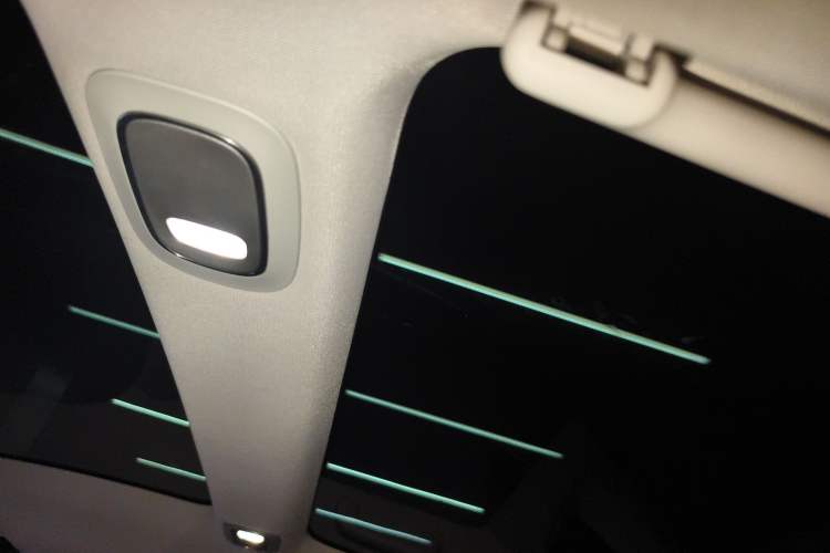 Used XPeng P7 2022 480 Standard Range Smart Drive Edition Headliner