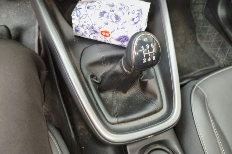 Used Ford Escort 2015 1.5L Manual Fashion Edition Gear Lever