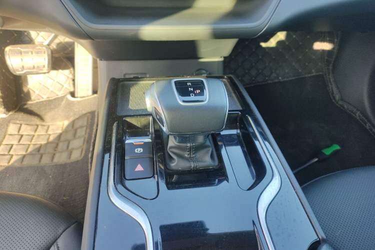 Used Hongqi E-QM5 2022 431 km Charge & Enjoy Edition