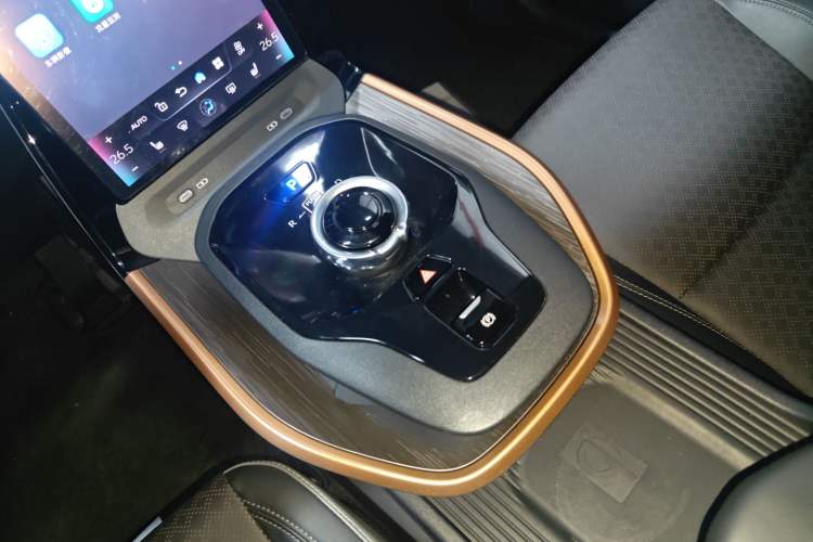 Used Toyota bZ3 2023 616 km Long-Range Premium
