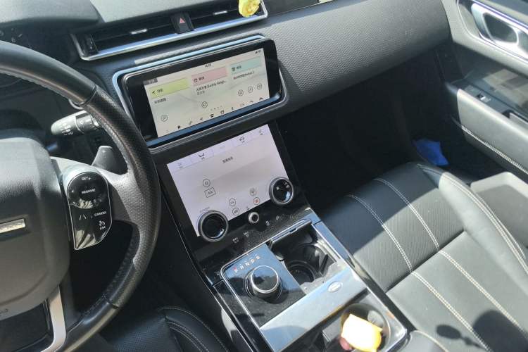 Used Land Rover Range Velar 2017 P250 S Audio And AC Panel