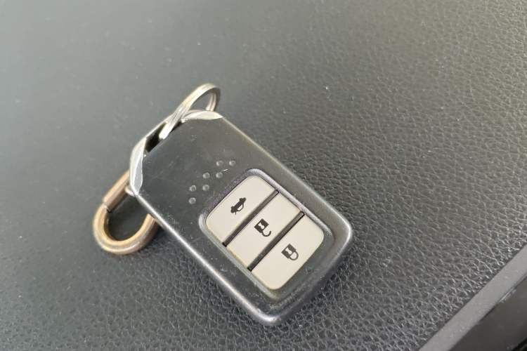 Used Honda Crider 2016 1.8L CVT Luxury Edition Vehicle Key