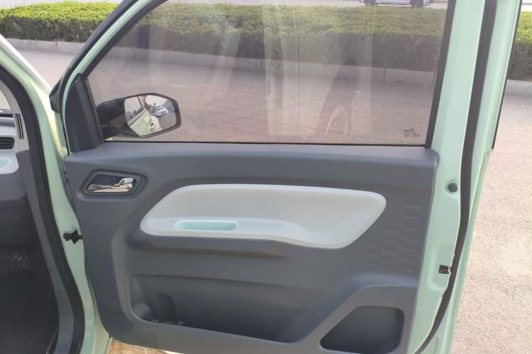 Used Wuling Hongguang MINIEV 2022 Macaron Premium Model – Lithium Iron Phosphate