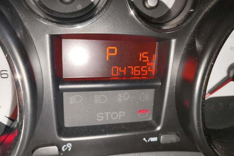 Used Peugeot 308 2014 Enjoy Edition Classic 1.6L Automatic Premium Model Odometer Close Up