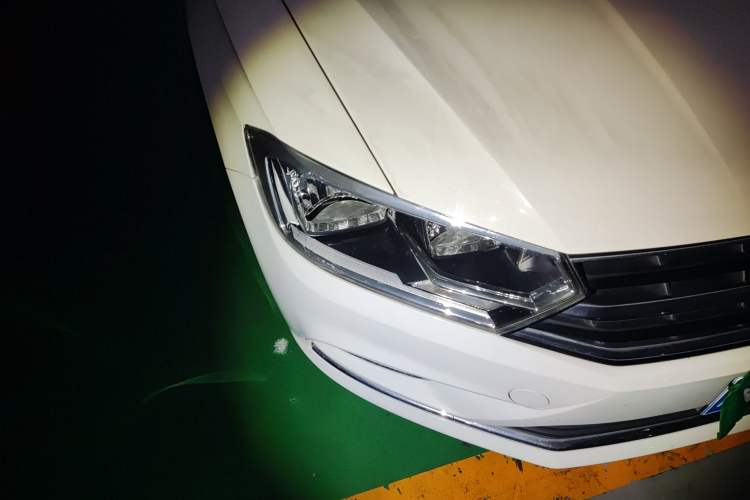 Used Volkswagen Bora 2017 1.6L Automatic Comfort Model Right Front Headlight