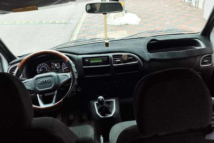 Used JMC Transit 2021 2.8T Space King Taurus Short Wheelbase Mid-Height 6-Seater Diesel Euro VI JX493
