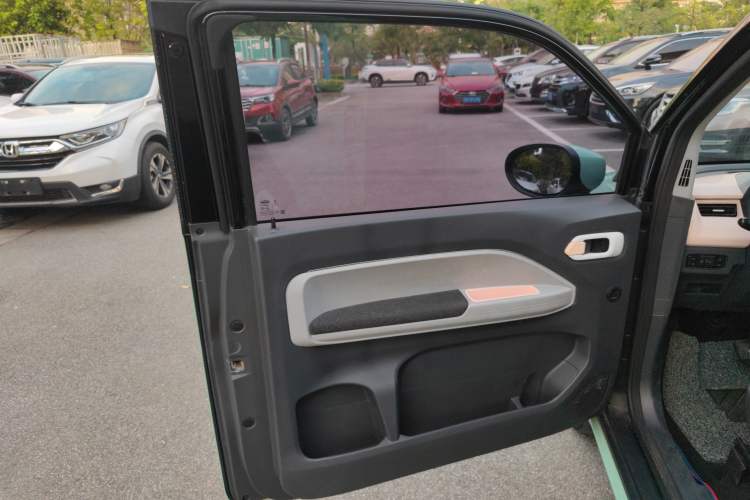 Used Chery QQ Ice Cream 2022 170km Sundae Phosphate Lithium-Ion