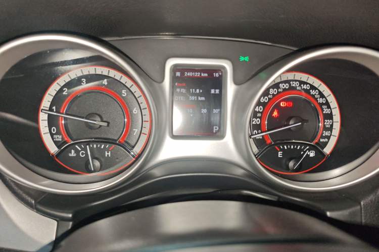 Used Dodge Journey 2013 2.4L Two-Wheel Drive Luxury Version