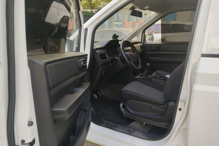 Used Wuling Hongguang PLUS 2020 1.5L Manual Standard Edition 5 Seats
