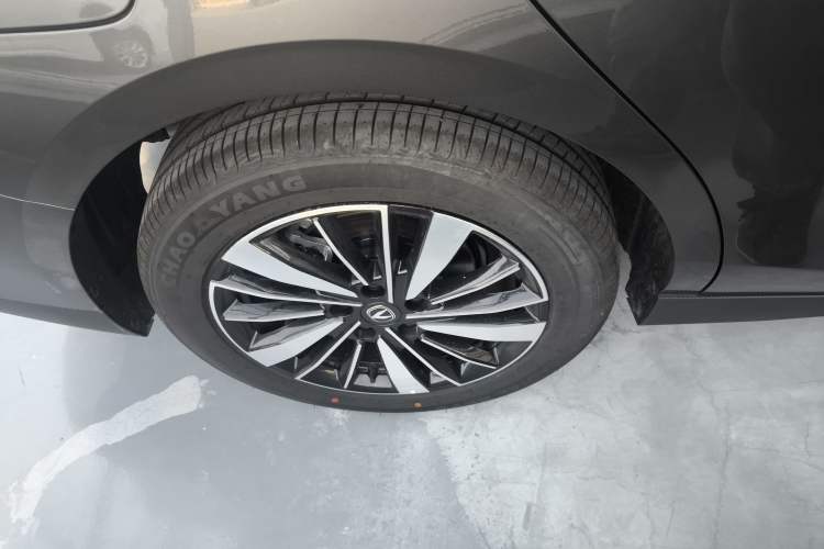 Used CHANGAN Eado PHEV 2025 Smart New Blue Whale 145KM High-Energy Edition
