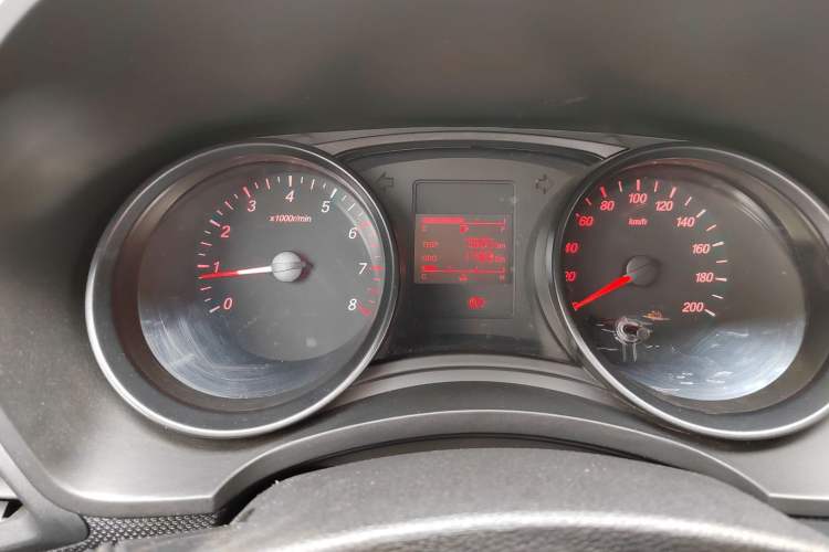 Used Wuling Hongguang 2021 1.5L S Base Version LAR Odometer Close Up