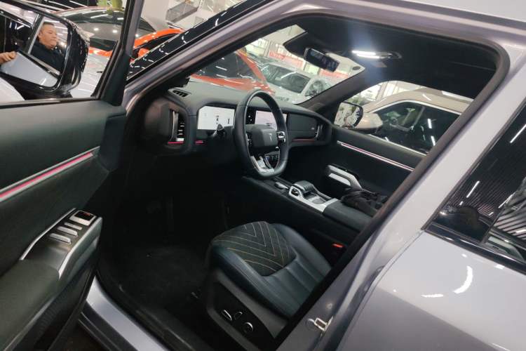 Used Deepal G318 2024 Four-Wheel-Drive Air Suspension Model