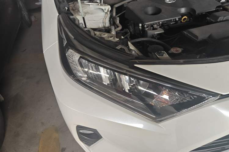 Used Toyota RAV4 2020 2.0L CVT Two-Wheel Drive Fashion Edition Right Front Headlight