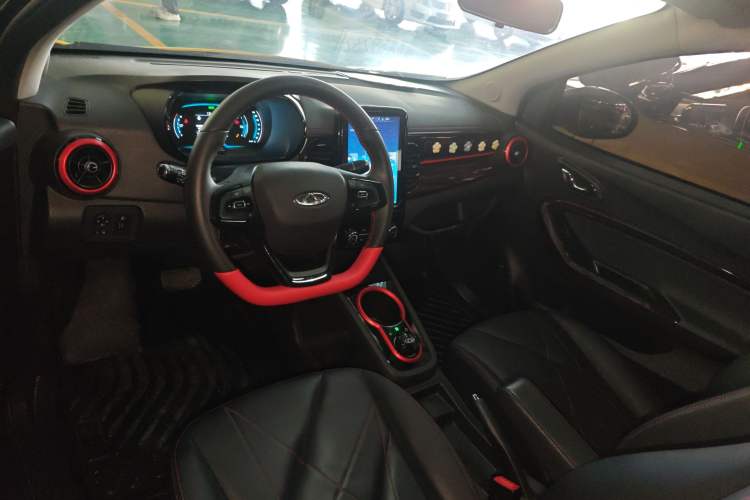 Used Chery Little Ant 2022 Restyled Version Sweet Pink Edition Low-Sugar Version Lithium Iron Phosphate Battery 30.7 kWh 30 kW 301 km Center Console