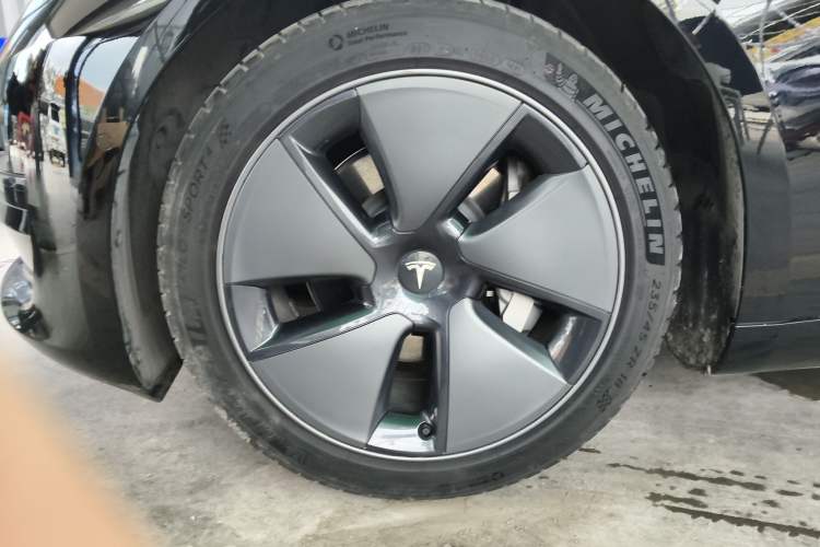 Used Tesla Model 3 2021 Standard Range Rear-Drive Upgraded Version Left Front Wheel Hub