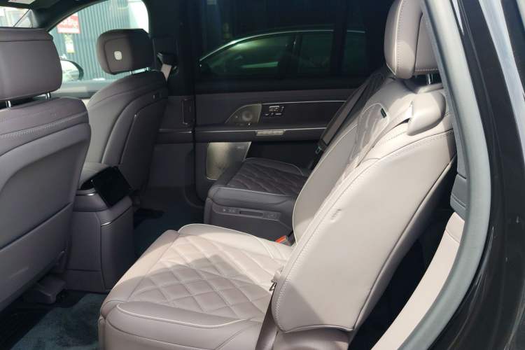 Used Nio ES8 2026 Model 6-seat Executive Signature Edition Left Rear Seat