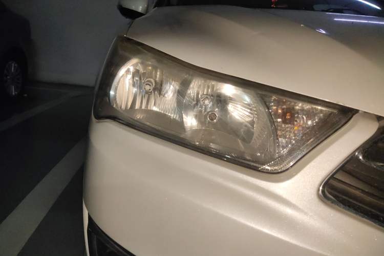 Used Citroen C-Quatre 2013 1.6L Manual Prestige CNG Model Right Front Headlight