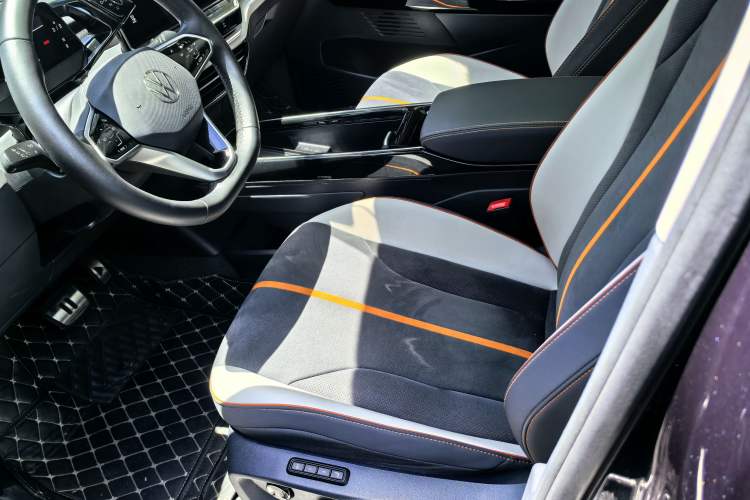 Used Volkswagen ID.6 CROZZ 2022 High-Performance PRIME Edition Left Front Seat