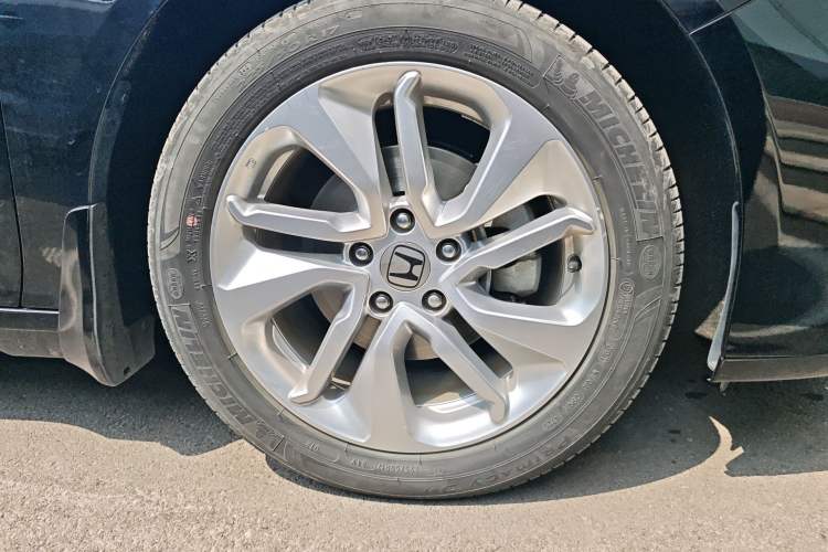 Used Honda Accord 2021 260TURBO Luxury Starry Sky Limited Edition Right Front Wheel Hub