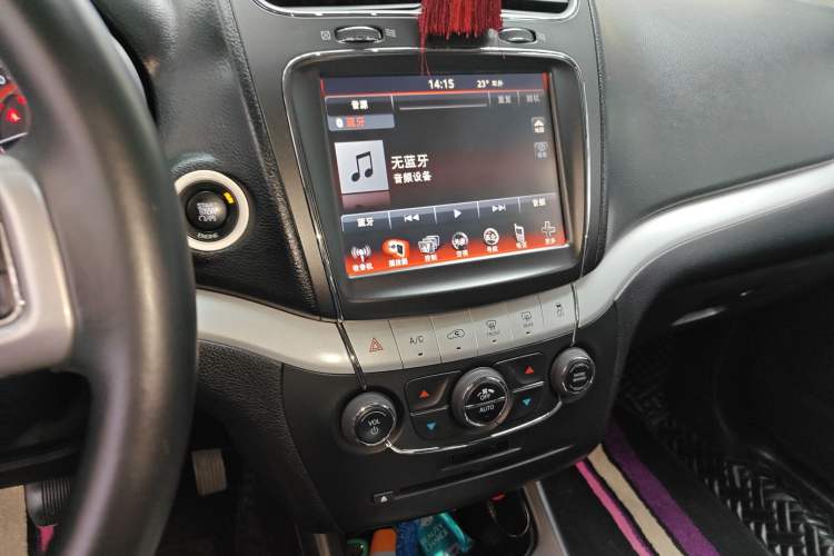 Used Dodge Journey 2013 2.4L Two-Wheel Drive Luxury Version
