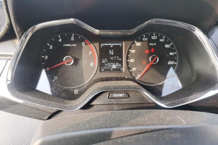 Used Baojun 310 2017 1.5L Automatic Luxury Model Odometer Close Up