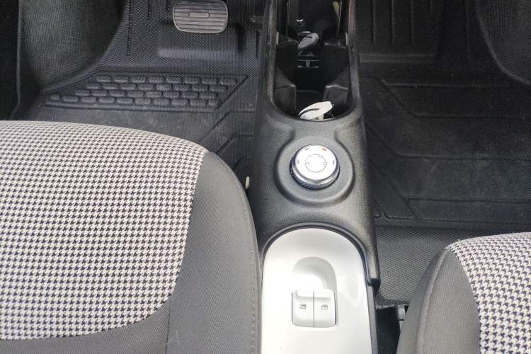 Used Wuling Hongguang MINIEV 2024 3rd Generation 215km Advanced Version
