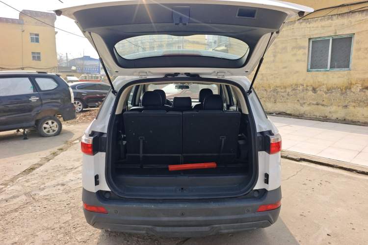 Used Dongfeng Fengon S560 2018 1.8L Manual Urban Model 7 Seats
