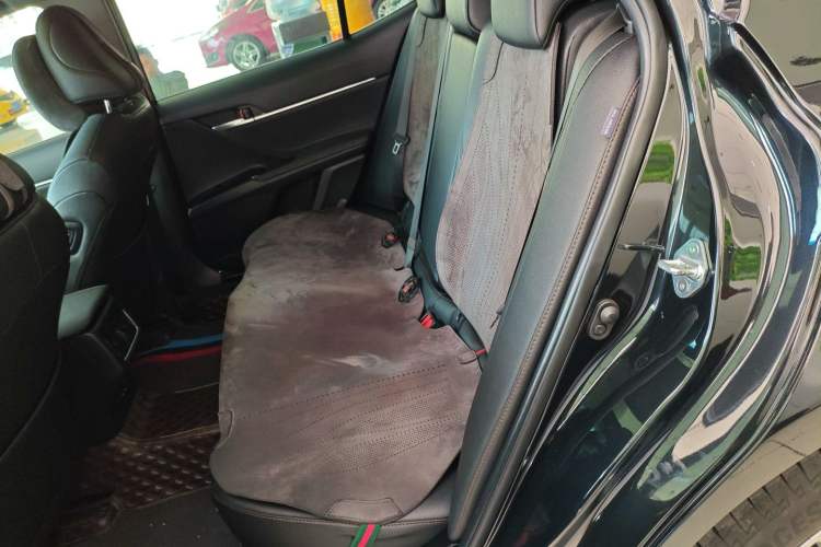 Used Toyota Camry 2023 2.0G Luxury Edition
