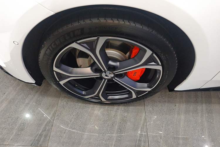 Used Nio ET5T 2025 75 kWh Touring Left Front Wheel Hub