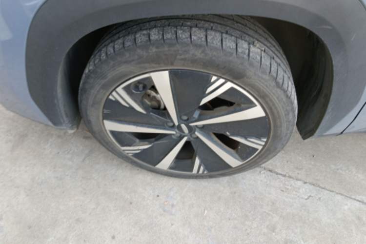 Used Geely Auto FX11 2023 2.0TD DCT Flagship Version Left Front Wheel Hub