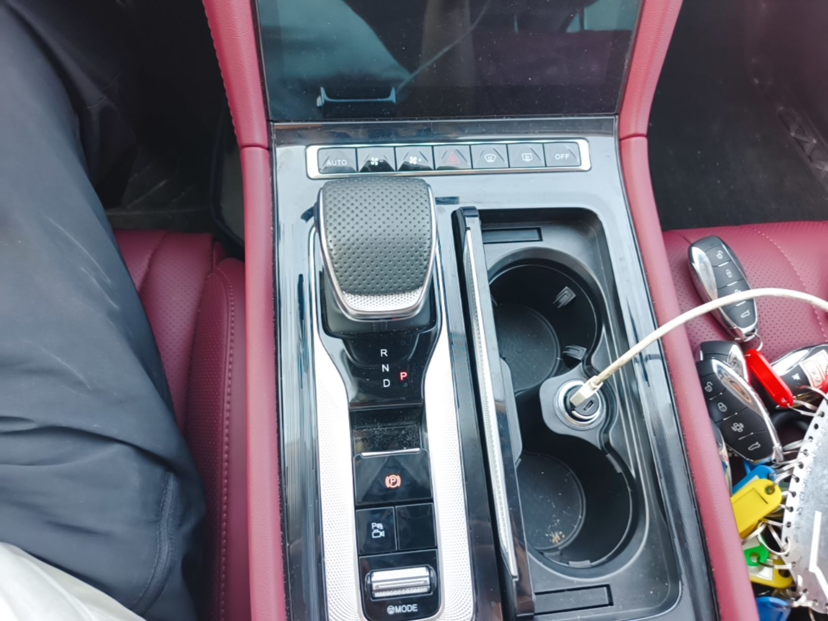 Hongqi H5 PHEV 2025 130 Super Hybrid Version — снимка 16