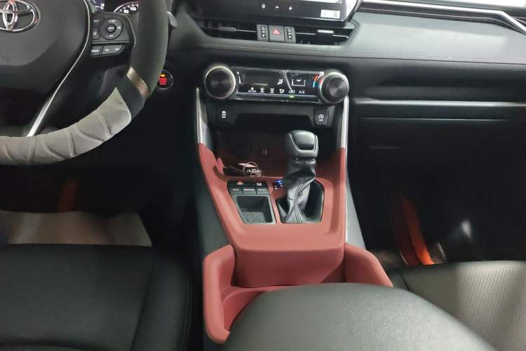 Used Toyota RAV4 2024 2.0L CVT Two-Wheel Drive Urban Edition Gear Lever