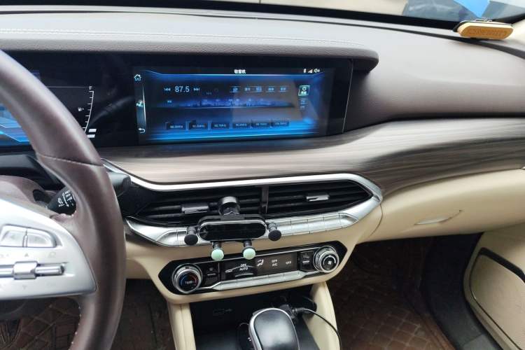 Used Bestune T77 2019 230 TID Automatic Luxury Version China VI Emission Standard
