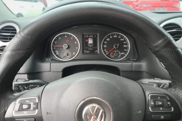 Used Volkswagen Tiguan 2015 1.8TSI Automatic All-Wheel-Drive Luxury Model Instrument Cluster
