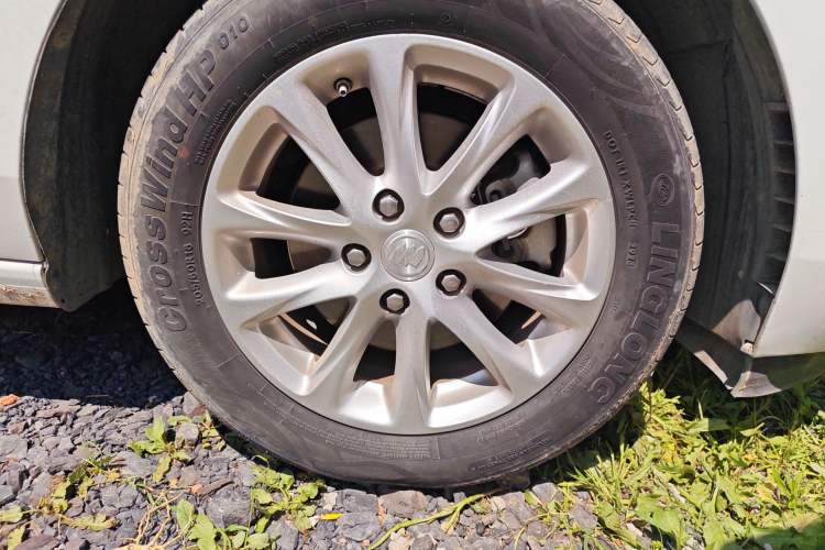 Used Buick GL6 2018 18T 6-Seater Elite Model Right Front Wheel Hub