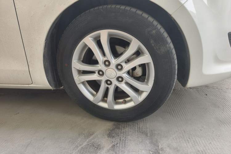 Used Bestune B50 2016 1.6L manual Comfort trim level Right Front Wheel Hub