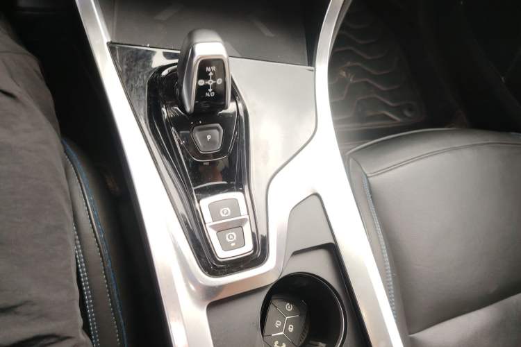 Used Lynk & Co 01 2017 2.0T Two-Wheel Drive Zhaopu Version
