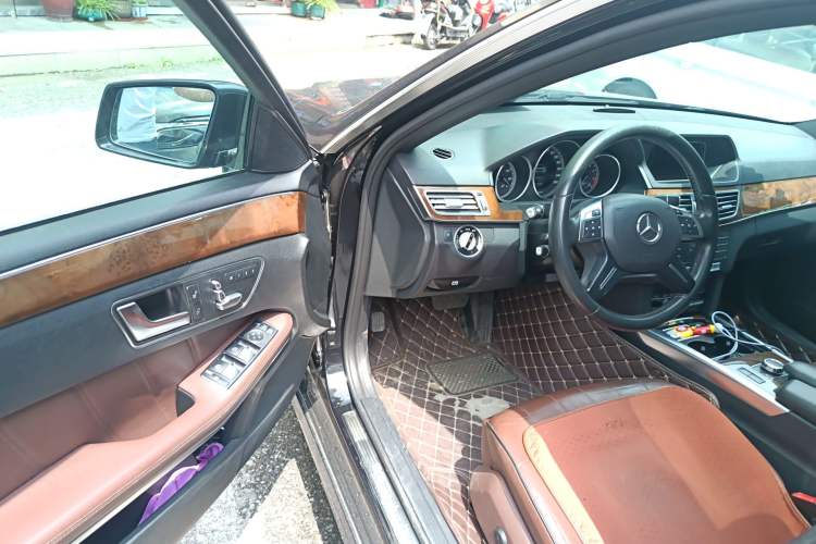 Used Mercedes-Benz E-Class 2015 Facelift E 260 L Luxury Edition
