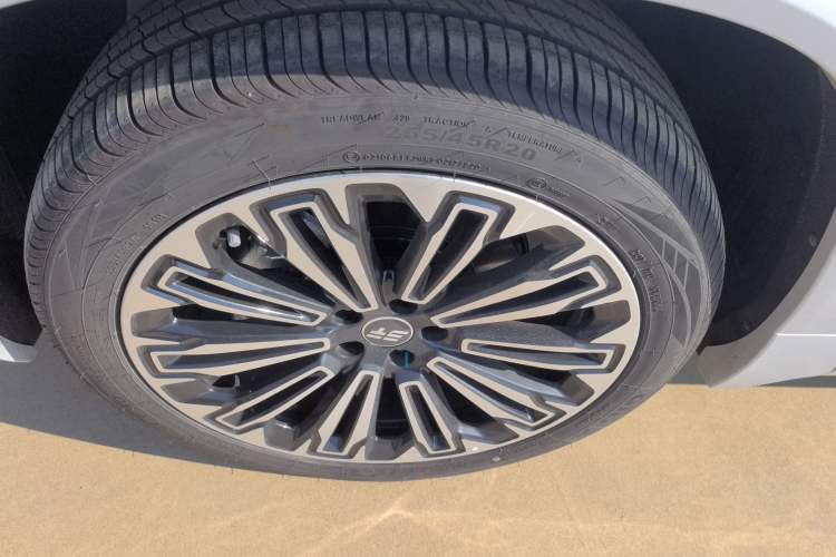 Used JETOUR Shanhai L9 2025 1.5TD 2DHT Flagship Edition 6 Seats Left Front Wheel Hub