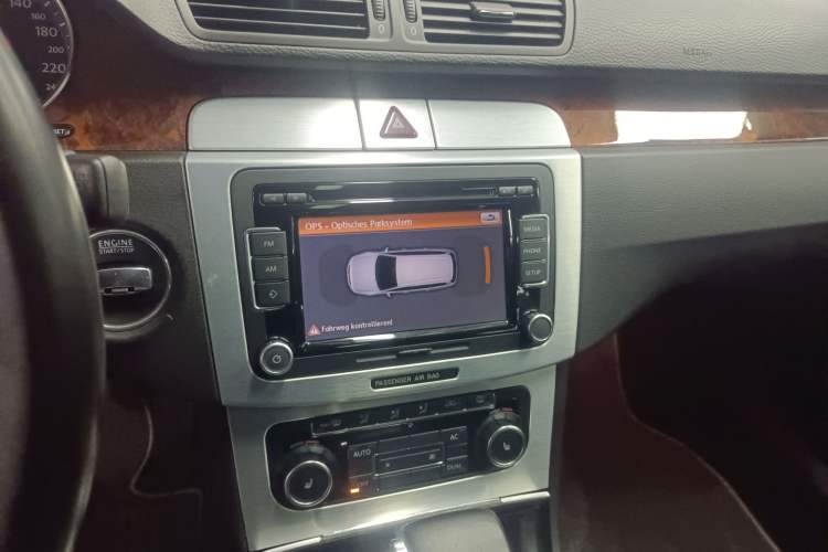 Used Volkswagen Passat 2011 2.0T Touring Edition Luxury Version Audio And AC Panel