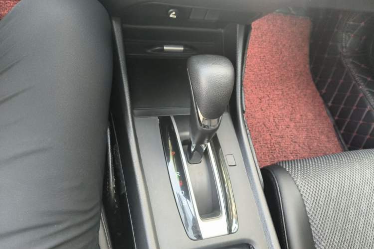 Used Honda Jade 2020 1.8L automatic Comfort version Gear Lever