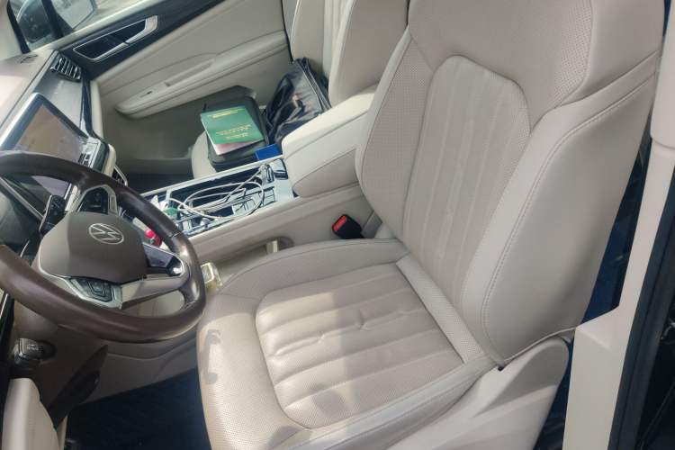 Used Volkswagen Viloran 2022 380TSI Luxury Edition
