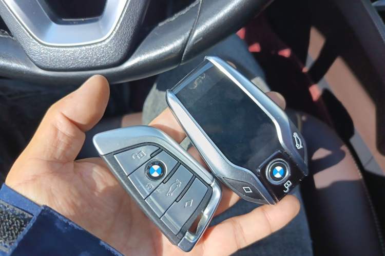 Used BMW 5 Series New Energy 2020 Mileage Upgrade Version 530Le Luxury Package Vehicle Key