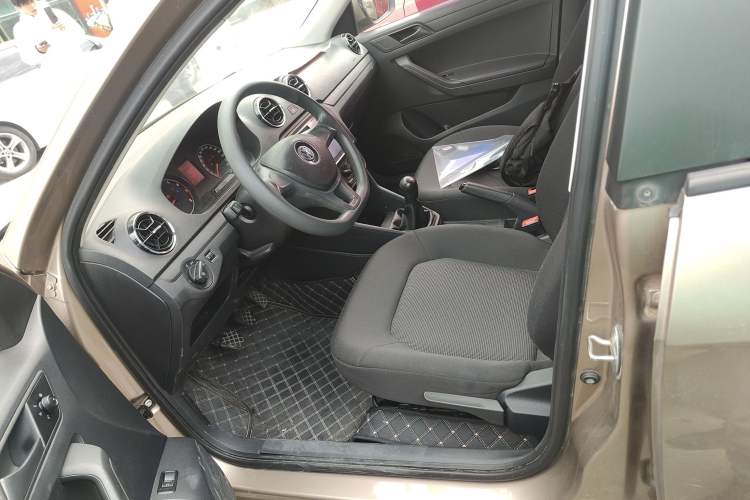 Used Volkswagen Jetta 2017 1.5L Manual Fashion Edition