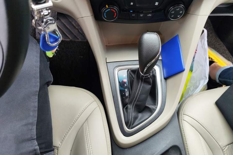 Used Buick GT 2016 15N Automatic Elite Edition Gear Lever