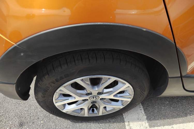 Used Volkswagen Polo 2016 1.6L Cross Polo Automatic Right Rear Wheel Hub