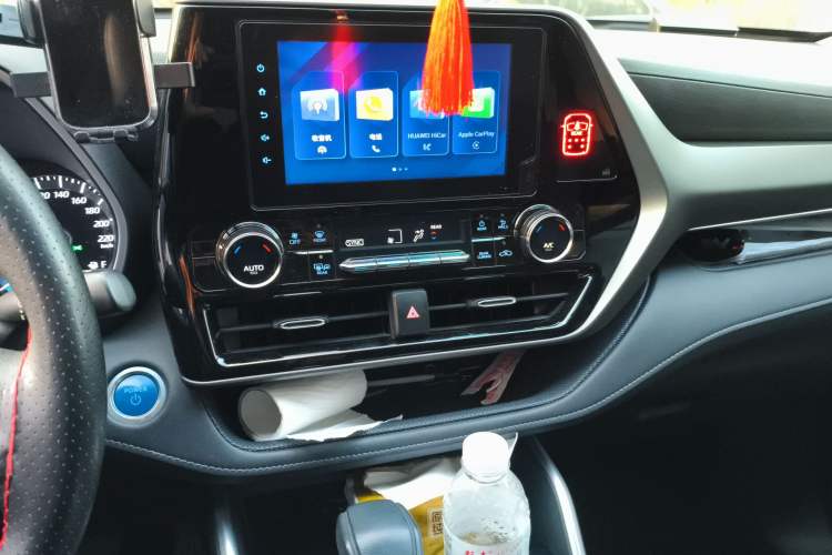 Used Toyota Highlander 2022 Dual-Engine 2.5L 4x4 Elite Edition 7-Seater Audio And AC Panel