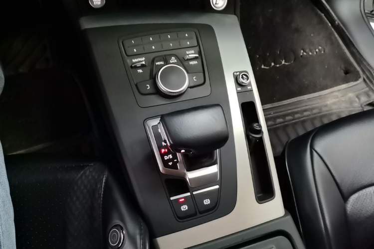 Used Audi Q5L 2020 Revised 40 TFSI Prestige Edition Gear Lever